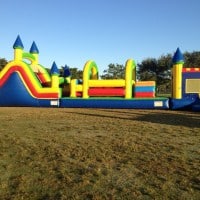Bounce with Obstacle, an inflatable game with many obstacles, a real challenge for children who want to play