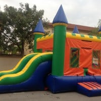 2 Bounce House in 1, a castle with a multicolored slide for children, give this Bounce House to your children and you will see that they will not stop enjoying it, rent it in Miami Florida