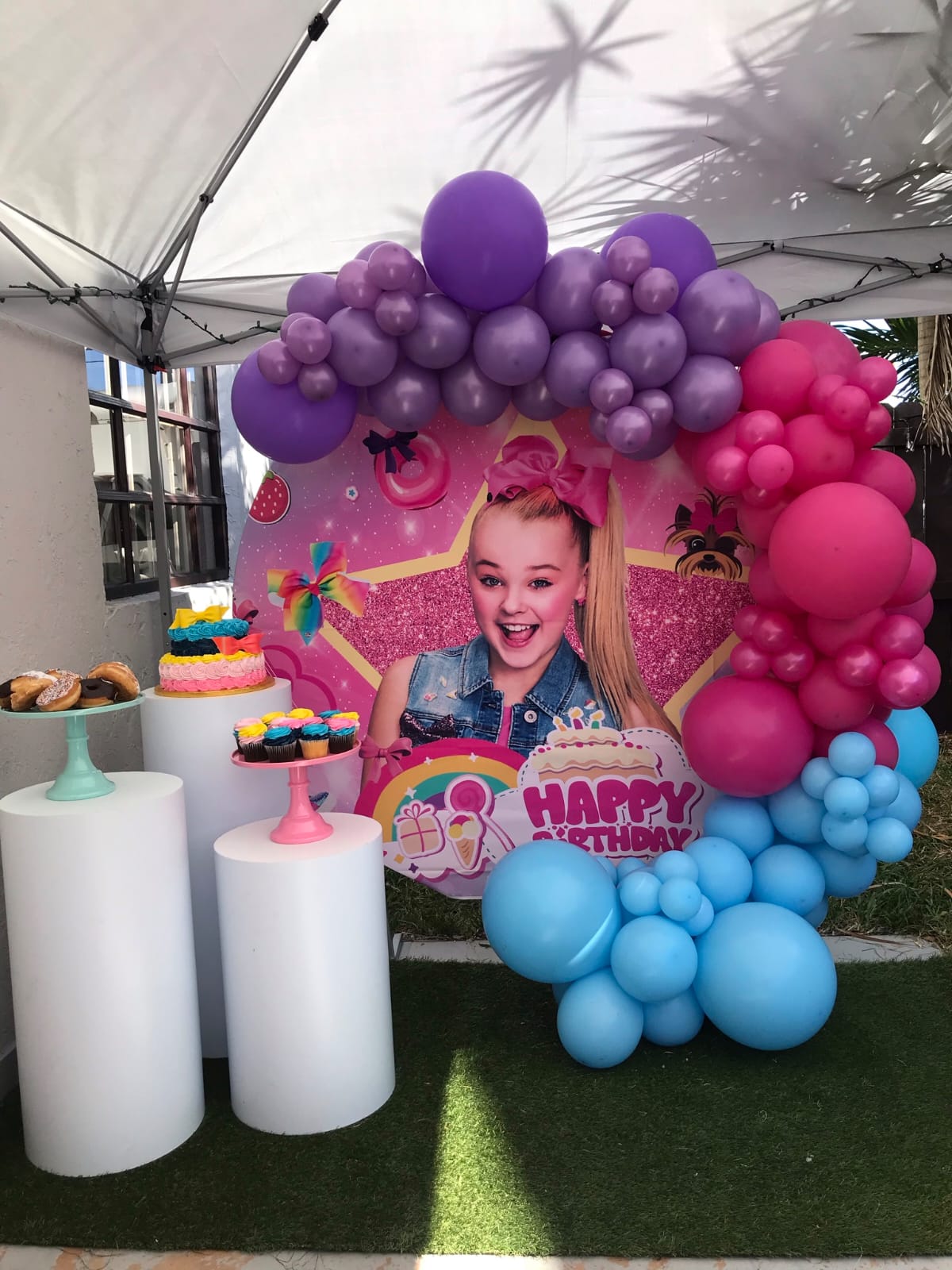Backdrop, balloons and cylinders any theme